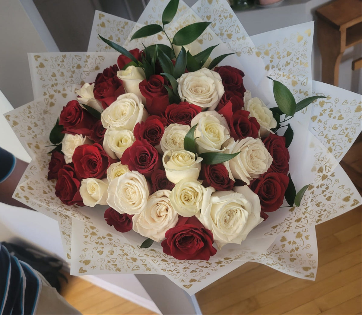 Bouquet de roses rouges et blanches