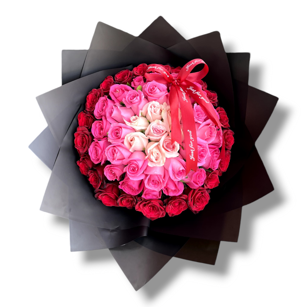Bouquet de roses en spirale rouge et rose