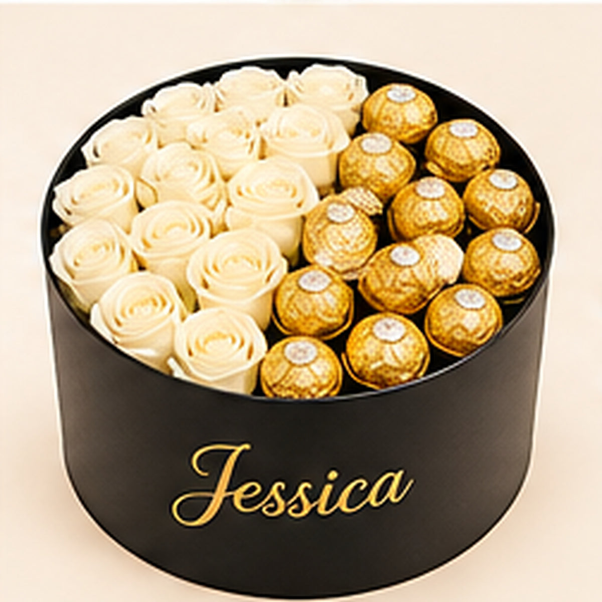 Boîte florale de roses blanches et chocolats – Personnalisée avec prénom